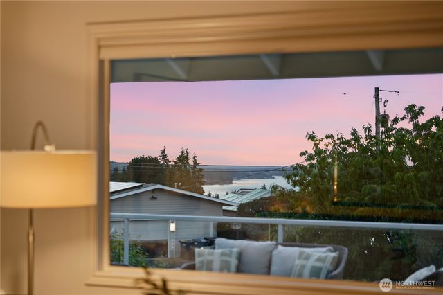 8615 43rd Street W, University Place, WA 98466