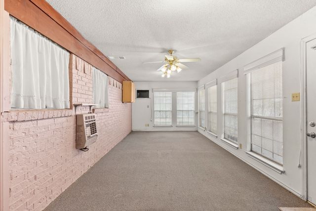 3013 Arapaho Road, Commerce, TX 75428