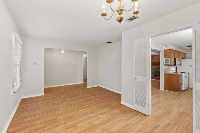 3013 Arapaho Road, Commerce, TX 75428