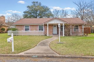 3013 Arapaho Road, Commerce, TX 75428