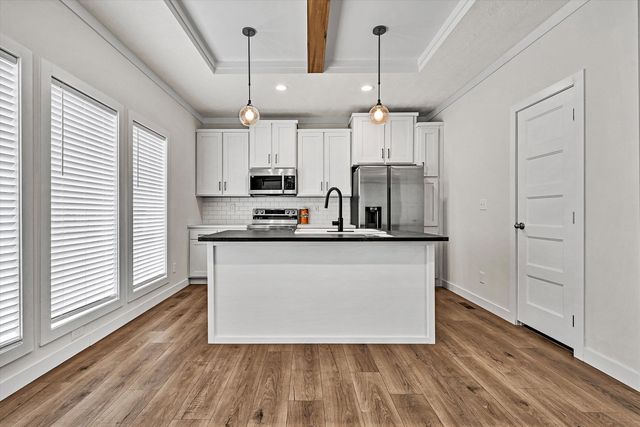 3648 McDaniel DR, Salem, VA 24153