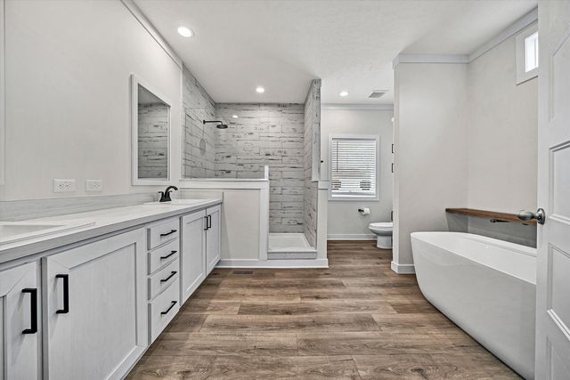 3648 McDaniel DR, Salem, VA 24153