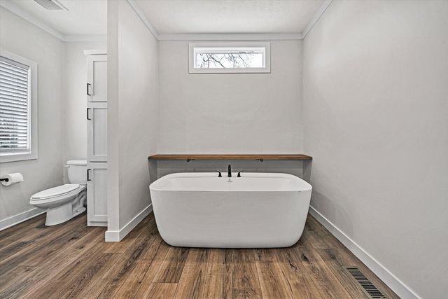 3648 McDaniel DR, Salem, VA 24153