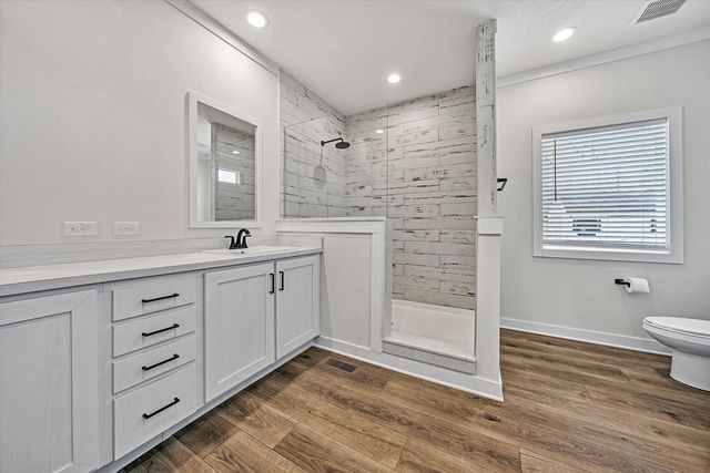 3648 McDaniel DR, Salem, VA 24153