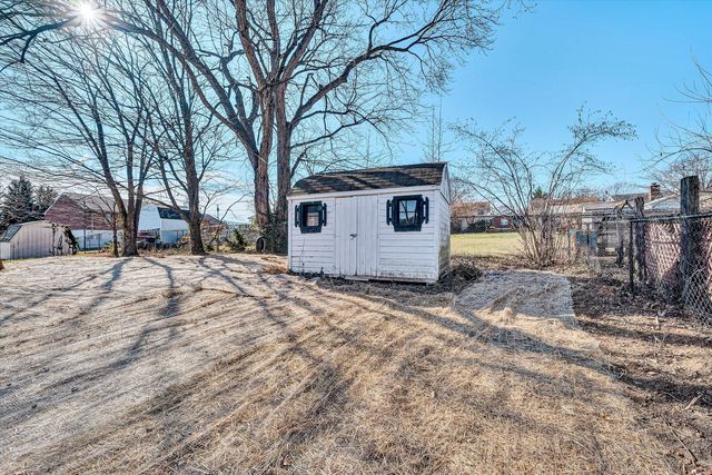 3648 McDaniel DR, Salem, VA 24153