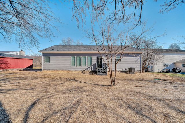 3648 McDaniel DR, Salem, VA 24153