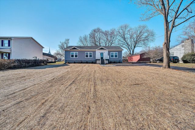 3648 McDaniel DR, Salem, VA 24153