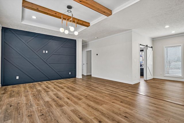 3648 McDaniel DR, Salem, VA 24153