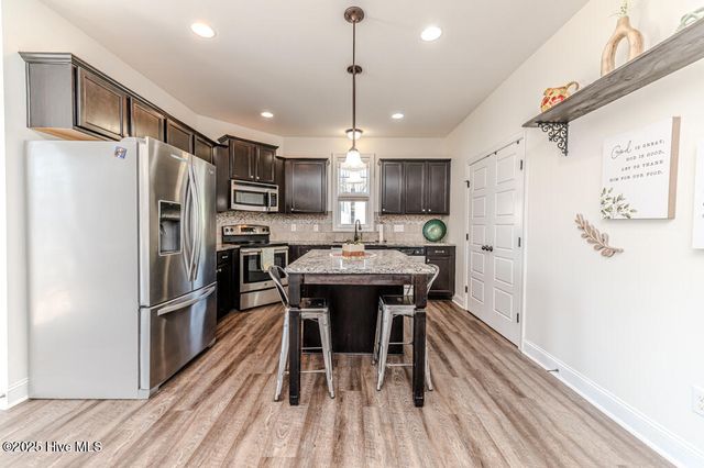 103 Courtyard Circle, Aberdeen, NC 28315
