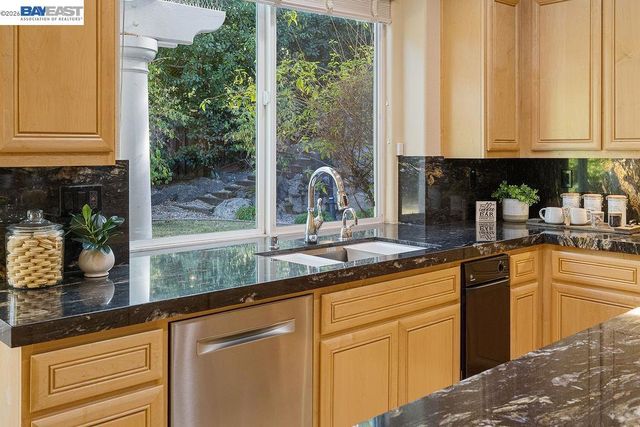 3 Crested Oak Ct, San Ramon, CA 94583