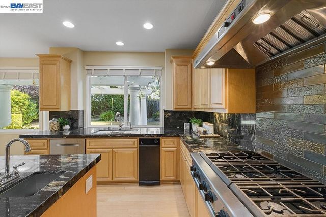 3 Crested Oak Ct, San Ramon, CA 94583