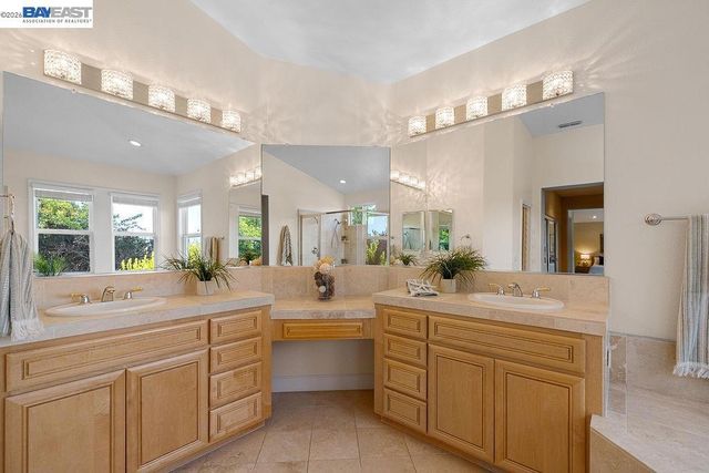 3 Crested Oak Ct, San Ramon, CA 94583