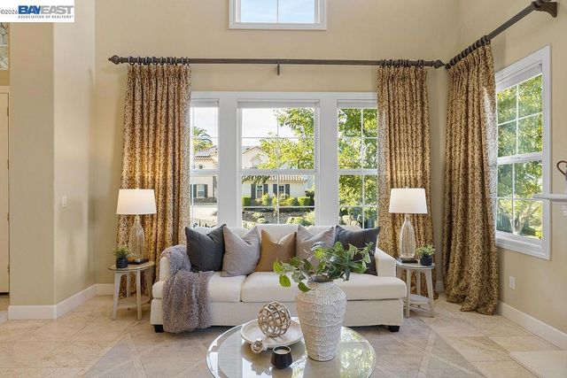 3 Crested Oak Ct, San Ramon, CA 94583