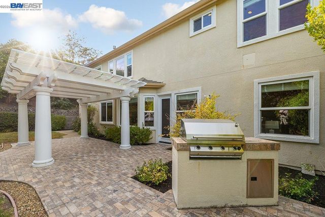 3 Crested Oak Ct, San Ramon, CA 94583