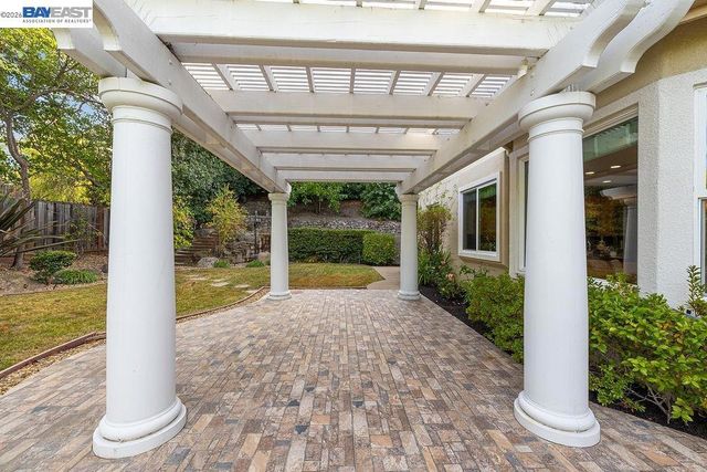 3 Crested Oak Ct, San Ramon, CA 94583