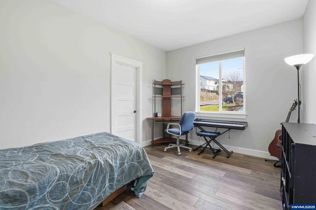 Image 28 of property listing at 112 Summit View Av SE, Salem, OR 97306