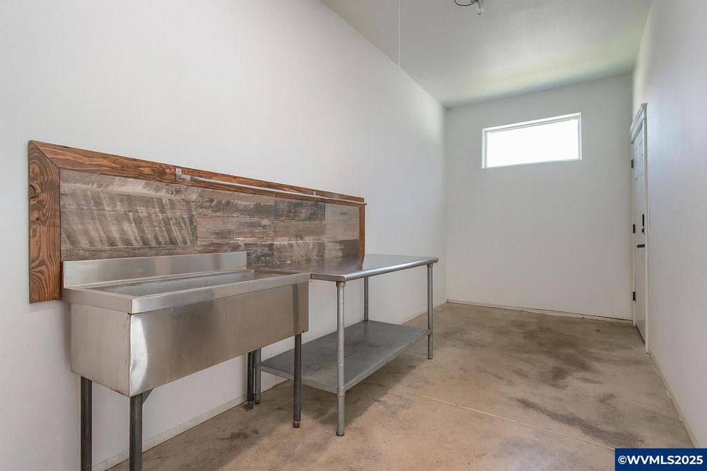 Image 30 of property listing at 112 Summit View Av SE, Salem, OR 97306