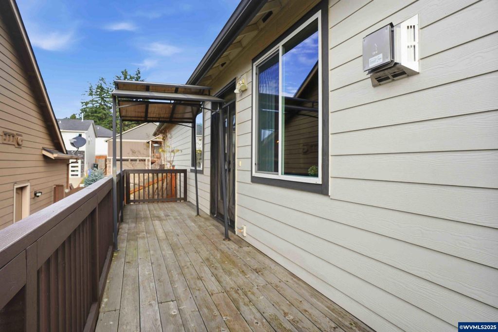 Image 39 of property listing at 112 Summit View Av SE, Salem, OR 97306