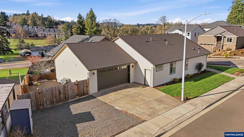 Image 43 of property listing at 112 Summit View Av SE, Salem, OR 97306