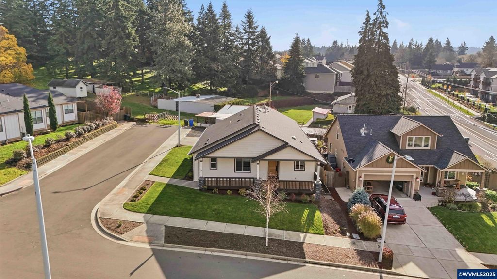 Image 46 of property listing at 112 Summit View Av SE, Salem, OR 97306