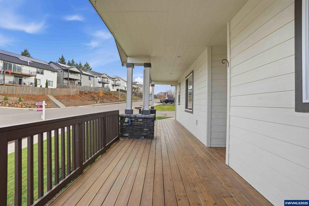 Image 8 of property listing at 112 Summit View Av SE, Salem, OR 97306