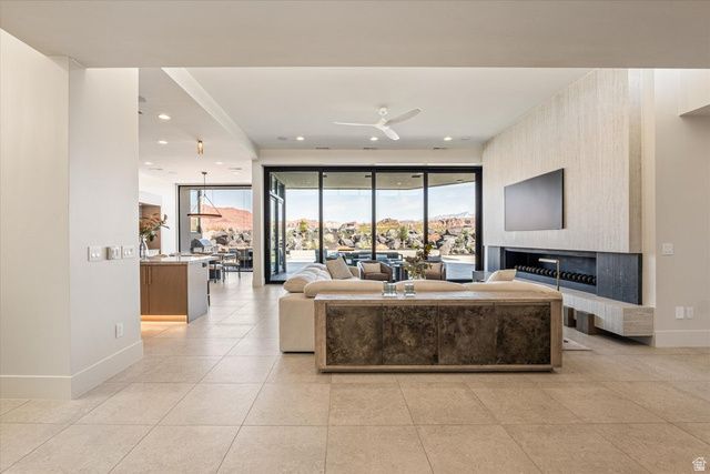 2896 W BLACKHAWK RIDGE CIR, St. George, UT 84770