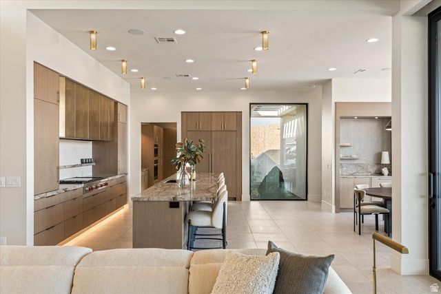 2896 W BLACKHAWK RIDGE CIR, St. George, UT 84770