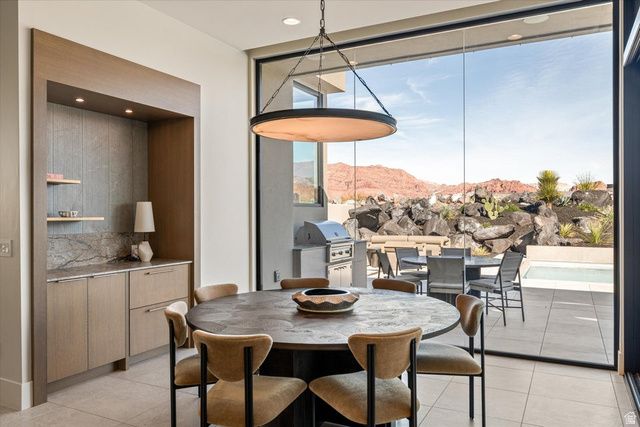 2896 W BLACKHAWK RIDGE CIR, St. George, UT 84770