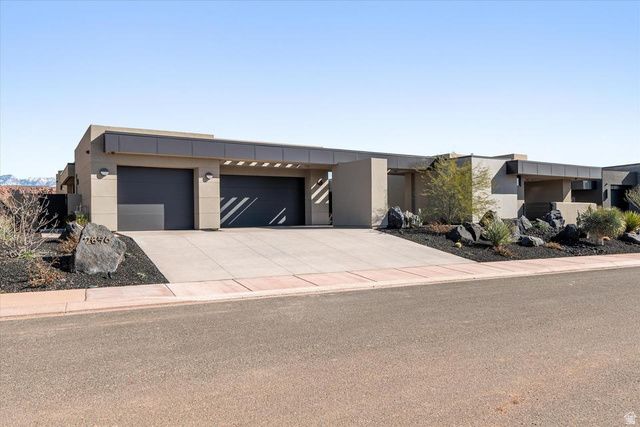 2896 W BLACKHAWK RIDGE CIR, St. George, UT 84770
