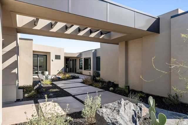 2896 W BLACKHAWK RIDGE CIR, St. George, UT 84770