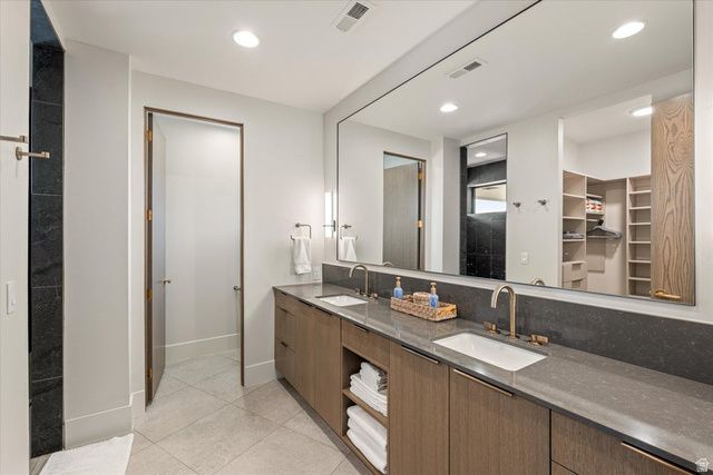 2896 W BLACKHAWK RIDGE CIR, St. George, UT 84770