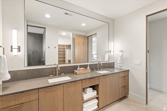 2896 W BLACKHAWK RIDGE CIR, St. George, UT 84770