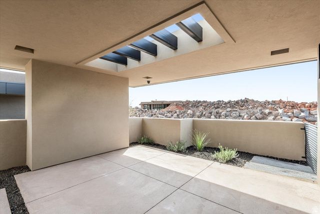 2896 W BLACKHAWK RIDGE CIR, St. George, UT 84770