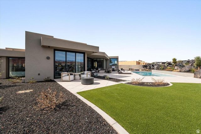 2896 W BLACKHAWK RIDGE CIR, St. George, UT 84770