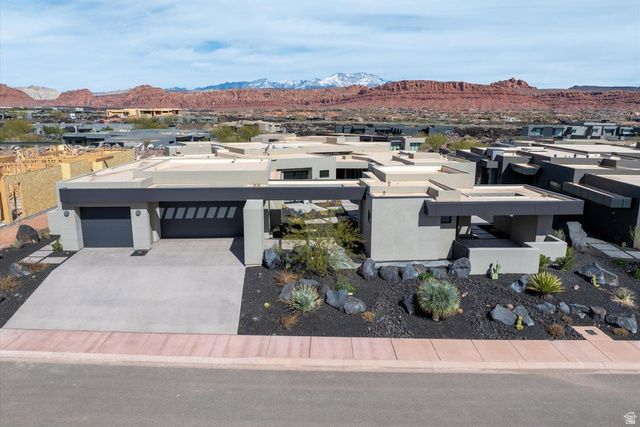 2896 W BLACKHAWK RIDGE CIR, St. George, UT 84770