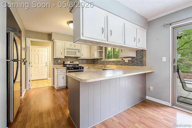 7584 Brookview Court, Brighton, MI 48116