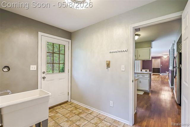 7584 Brookview Court, Brighton, MI 48116