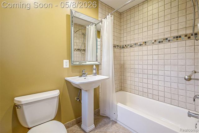 7584 Brookview Court, Brighton, MI 48116