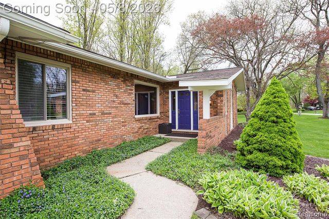 7584 Brookview Court, Brighton, MI 48116