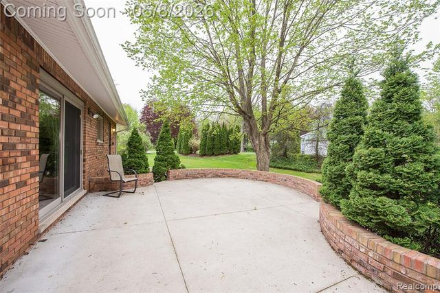 7584 Brookview Court, Brighton, MI 48116