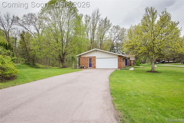 7584 Brookview Court, Brighton, MI 48116