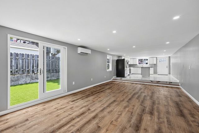 24 Emerson St, Fall River, MA 02720