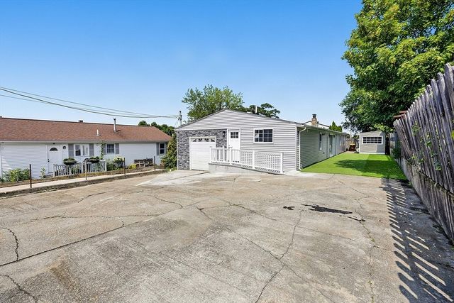 24 Emerson St, Fall River, MA 02720