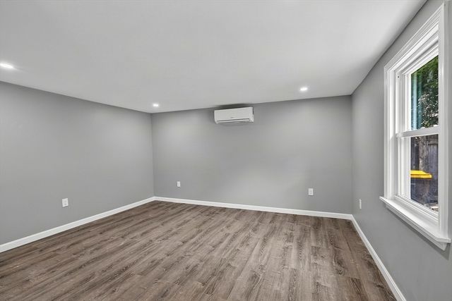 24 Emerson St, Fall River, MA 02720