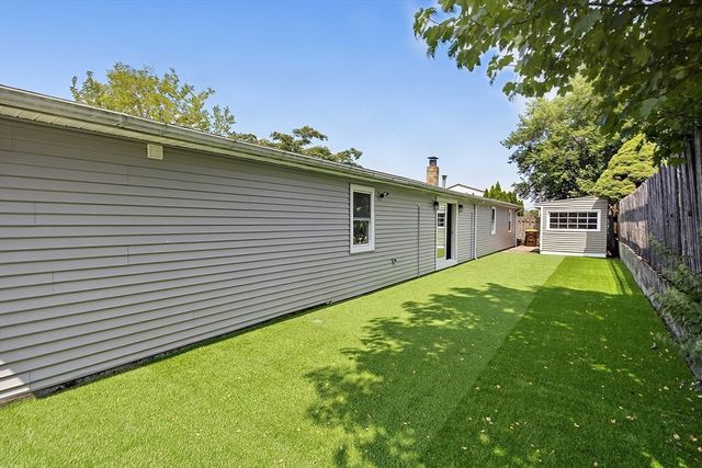 24 Emerson St, Fall River, MA 02720