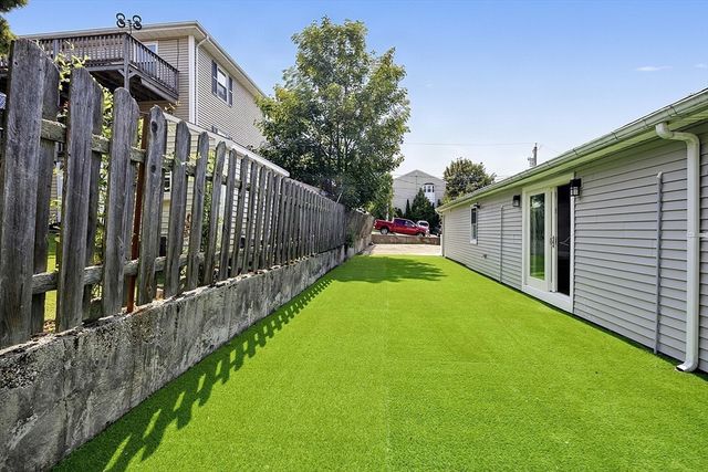 24 Emerson St, Fall River, MA 02720