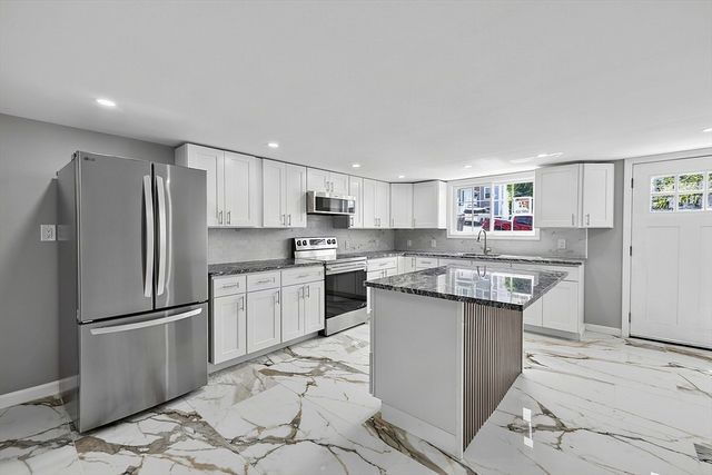 24 Emerson St, Fall River, MA 02720