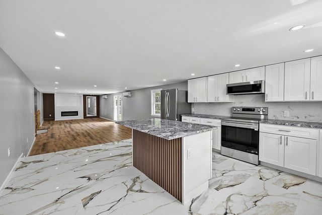24 Emerson St, Fall River, MA 02720
