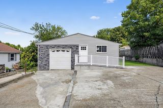 24 Emerson St, Fall River, MA 02720