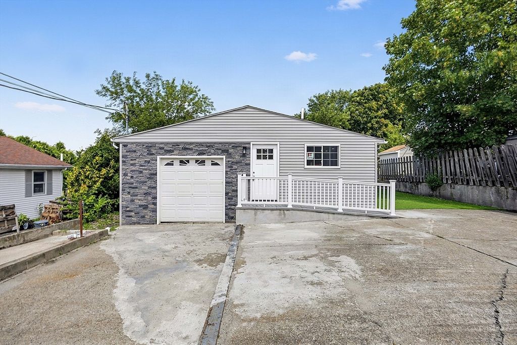 24 Emerson St, Fall River, MA 02720